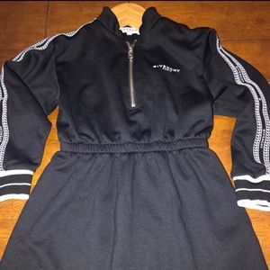 Girls size 6 GIVENCHY Paris black and white dress